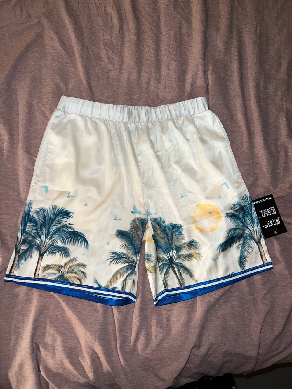 Boohoo Man Oversized Palm Print Satin Short Set - Picture 6 of 13